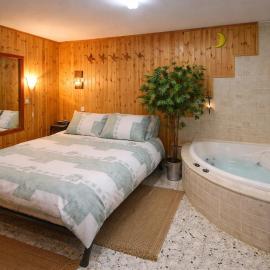 Among the cherry trees - B&B 1 Hermon, hotel in Metulla