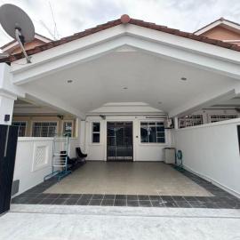 Taman Banang Ria Simple Homestay, hotel in Batu Pahat