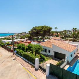 Villa Margarita Punta Prima by Escape Home, ξενοδοχείο σε Punta Prima