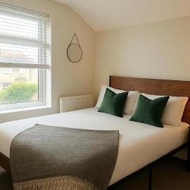 B3 Private Work-Friendly En-Suite Room in Gillingham, Grain Workers