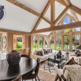 Hiron's Piece and Honeysuckle Cottage - with Hot Tub