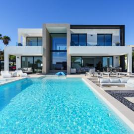 Villa Morris Signature, хотел в Манилва