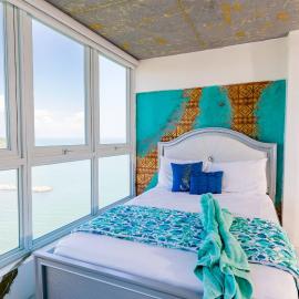 Ocean view condo with pool & fits 3, hôtel à Fajardo