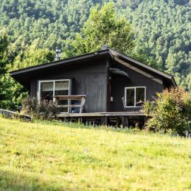 Ekuwun Cabaña para hasta 6 entre río y montaña, hotel a Rumiñano