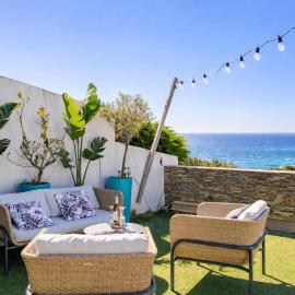 VUEMER Bandol - GRANDE TERRASSE de 45m2 VUE MER PISCINE PARKING, hotel in Bandol