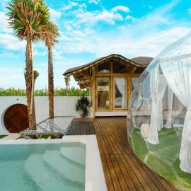 Skyspace Villas - The One & Only Starlit Dome Room & Bamboo House Canggu, hotel Dalung városában