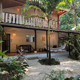Colibri Apartments - Private kitchen & bathroom - 4 min walk to the Beach!