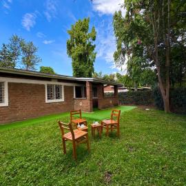 NgareSero Haven - Eco 3BR Home with Garden and Farm、Usa Riverのホテル
