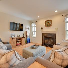 Bright Condo w/ Community Perks: Near Ski Quechee!
