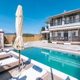 Irene Luxury Villa, hotel a Sarakinádhon