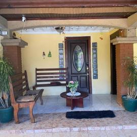 Casa Lupita Alajuela, hotel v destinaci Alajuela