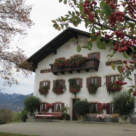 Lippschneiderhof Urlaub auf dem Bauernhof, hotel in Bernau am Chiemsee