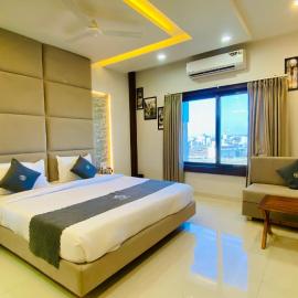 Hotel Madhur Pithampur, hotel en Akolia