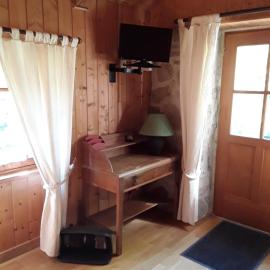 L'AUBERGE CHEZ LEON, hotel u gradu 'Le Chambon-sur-Lignon'