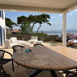 Exceptional Waterfront Villa, hotel in Hyères