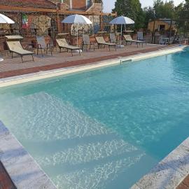 Villa Signana 20 people with pool by TuscanNest, hotel en Marciano
