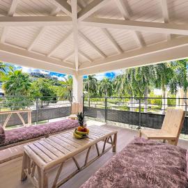 Bleu Tropical Spacious 3BDR Walkable Anse Marcel beach and marina, hotel in Anse Marcel 