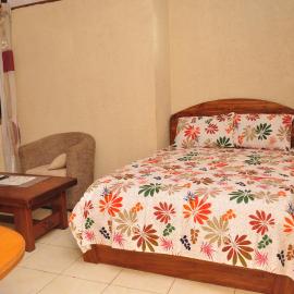 Appartement Lomé Togo Spacieux et Meublé 4 min de l'aéroport Wifi et Espace aéré gratuit Eau chaude Compteur Electrique personnalisé Gaz butane disponibles dont chargement à charge du voyageur