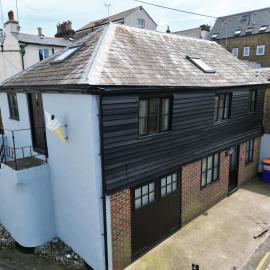 Old Boathouse 3 Bed 2 Bath Nr Beach Inc Parking, hotel u gradu Broadsters