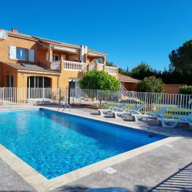 Viesnīca Gîte "des trois terrasses" piscine, clim pilsētā Caux