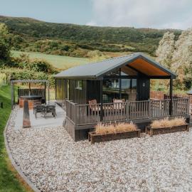 Briarfield Farm Stays - Uisce Cabin, hotel a Glenarm