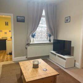 Beautifully renovated 2 bedroom flat in Heaton, hotel in Heaton