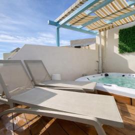 Elegant 4BR Sliema House with Rooftop Jacuzzi