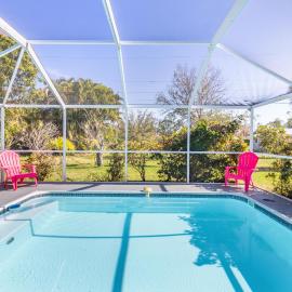 Relaxing 4 bedroom home with Pool, hotel in Punta Gorda