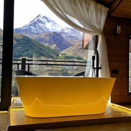 Rookhe Kazbegi, hotel i Kazbegi