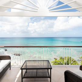 Bianca Bay 3 Bedroom West Coast Beach Front Villa, hotel din Saint James