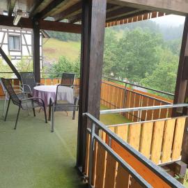 Ruhige Waldrandlage- Ferienwohnung Lauterbachblick