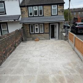 Aurang House, 1 Bedroom, Double bed, en-suite, with Kitchen, 55" Flat TV, Private Parking