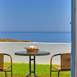 Sarakiniko Rooms, hotel di Adamas