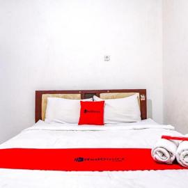 RedDoorz near Mall Ciputra World Surabaya