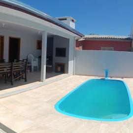 House with pool Arroio do Sal, hotel i Arroio do Sal