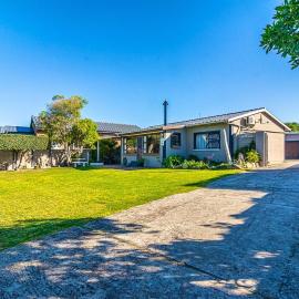 Cosy Pearly Spacious Getaway with Jacuzzi, Braai, hotel a Pearly Beach