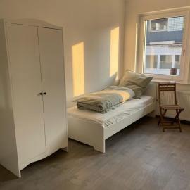 Einzelzimmer im Monteurhaus Gemeinschaftsbad und Küche, hotel in Duisburg