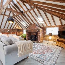 Fantastic Grade II listed renovated coach house