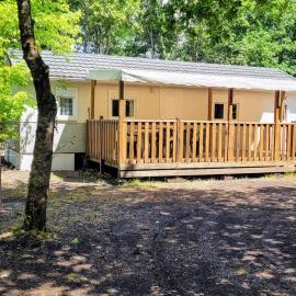 Camping baradis, מלון בCommensacq