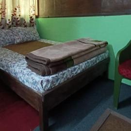 Mountain Escapes Homestay، فندق في Takdāh