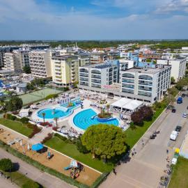 Aparthotel Imperial, hotel u Bibioneu