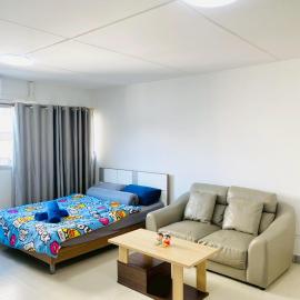 Pixie Happy Room Popular Condo C5 Cozy Private Room near IMPACT Muangthong, hotel a Ban Bang Phang