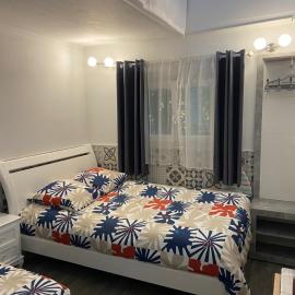 Petit studio pour 4 personnes avec coin jardin, hotel in Le Blanc-Mesnil