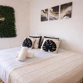 Flat - Sleeps 4 - Parking - Balcony - Pet friendly