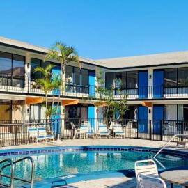 Oceans Beach Resort 735, hotel in Deerfield Beach