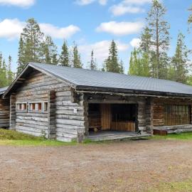 Holiday Home Metsä-luosto by Interhome, hotel a Luosto
