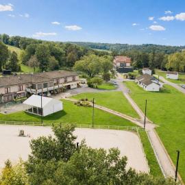 Domaine de Pousiniès, viešbutis mieste Saint-Étienne-de-Tulmont