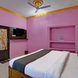 Hotel O Sri Govinda, hotel u gradu 'Pānchagān'