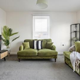 Aylesbury 4BR House-Garden & Parking Sleeps 10
