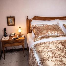 Frank & Giuly House, хотел в Риволи